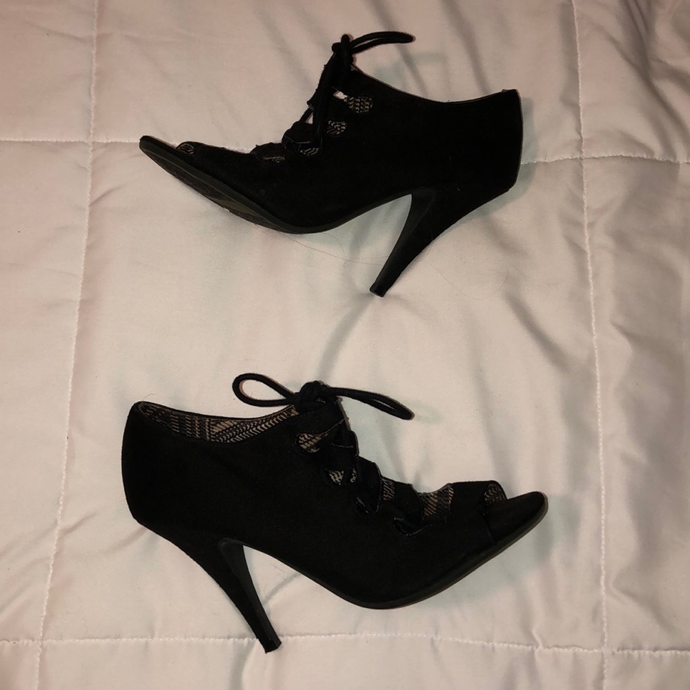 Black lace up heels